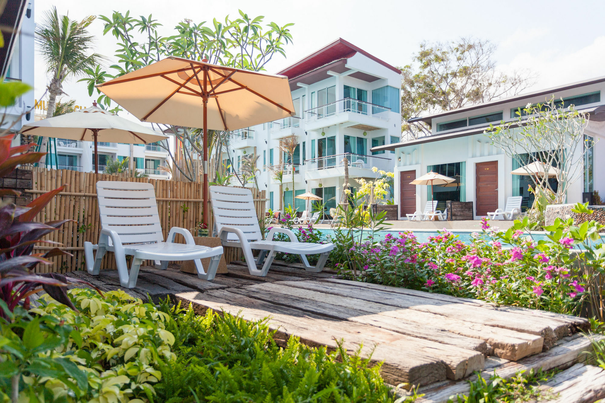 The Samui Beach Resort Ко Самуи Екстериор снимка